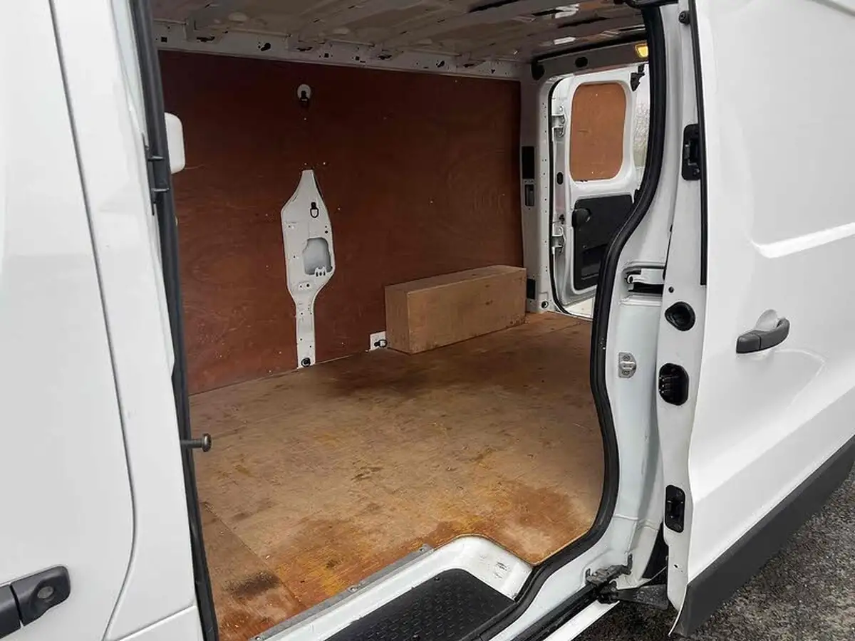 2021-renault-trafic-20dci-ll30-energy-120-business-panel-big-14