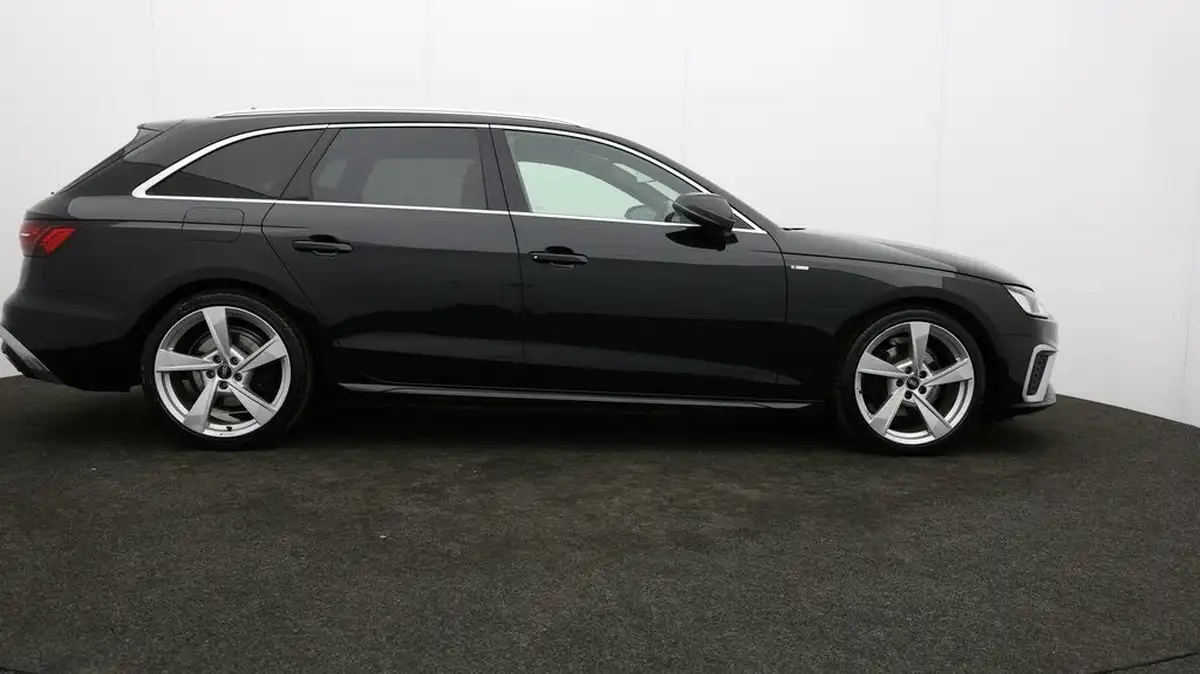 2021-audi-a4-avant-20-35-tdi-s-line-big-30