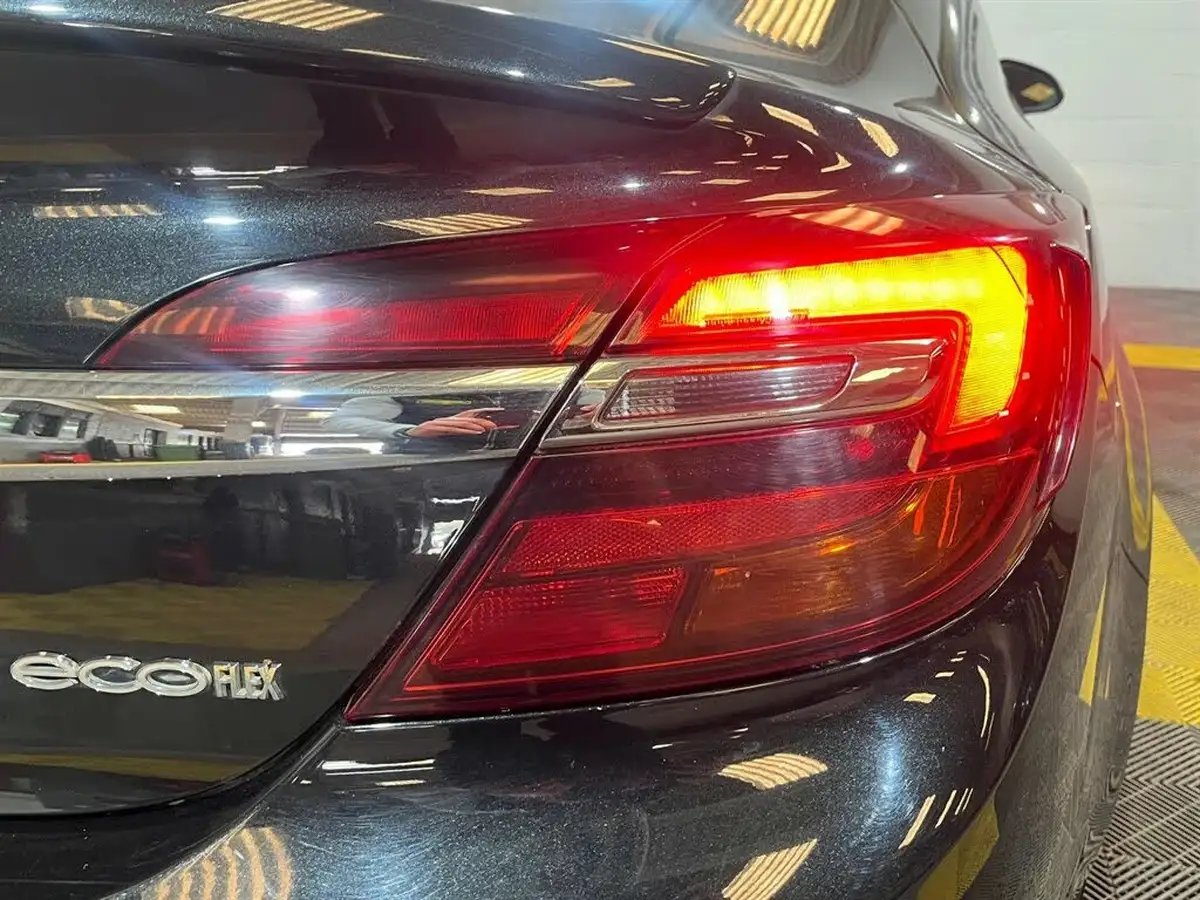 2014-vauxhall-insignia-20cdti-sri-140ps-nav-ecoflex-ss-hatchback-5d-big-15