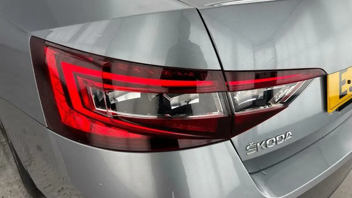 2017-skoda-superb-20-tsi-laurin-klement-220ps-hatchback-big-32