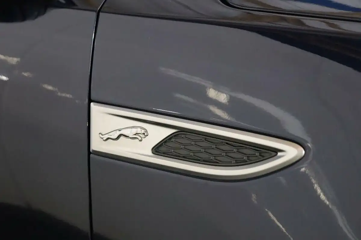 2024-jaguar-e-pace-15-p160-r-dynamic-s-big-12