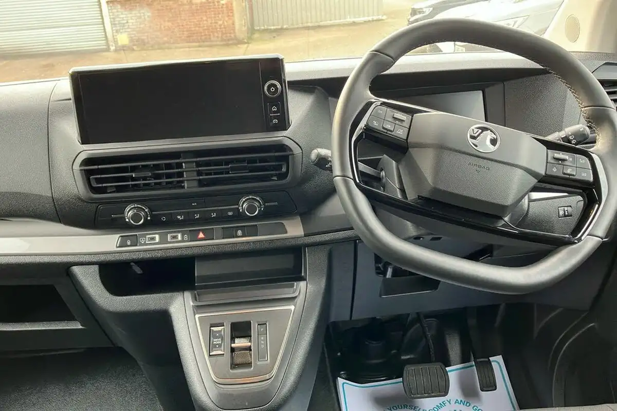 2024-vauxhall-vivaro-life-e-combi-50kwh-big-8