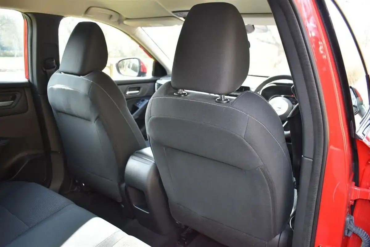 2021-nissan-qashqai-13-dig-t-visia-big-12