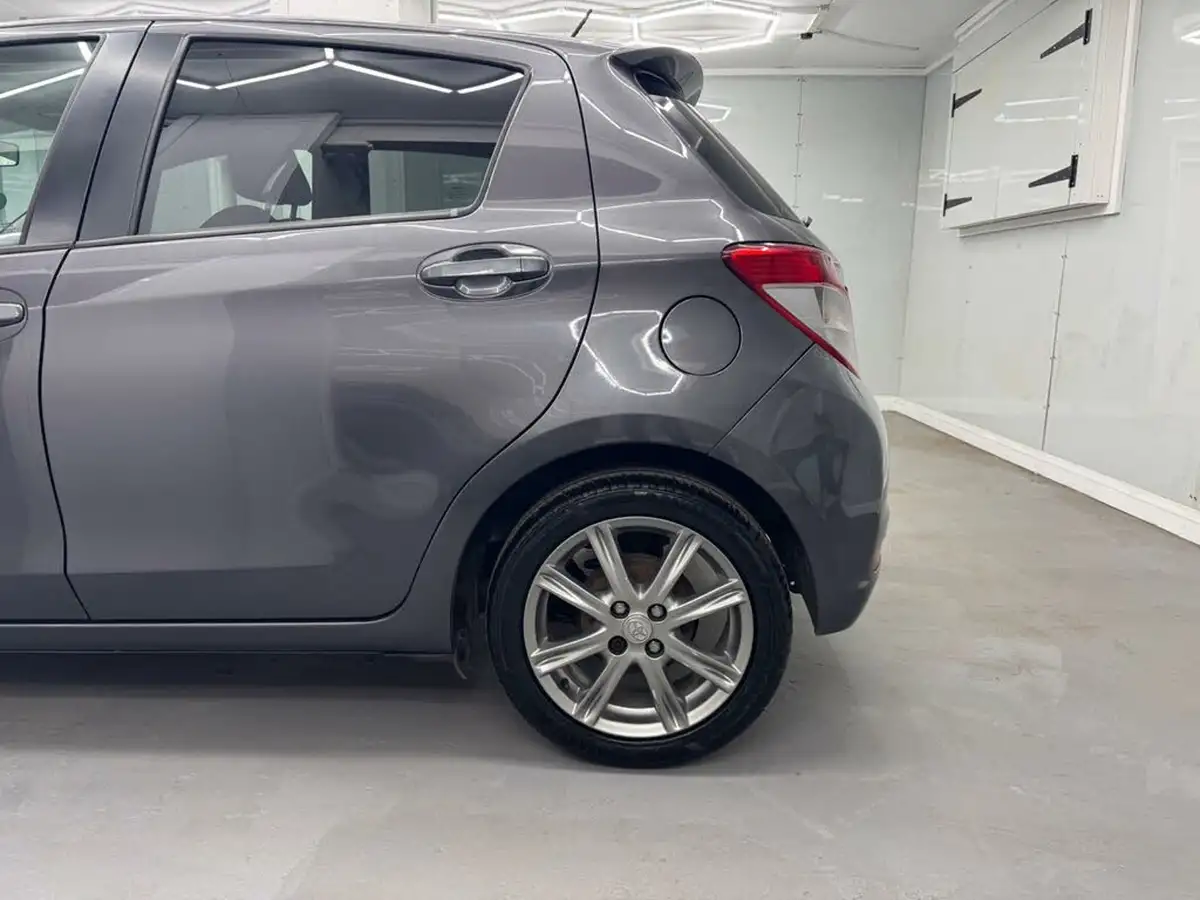 2013-toyota-yaris-133-sr-vvt-i-5d-big-46