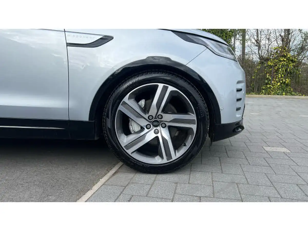 2023-land-rover-discovery-30-d300-dynamic-hse-big-7