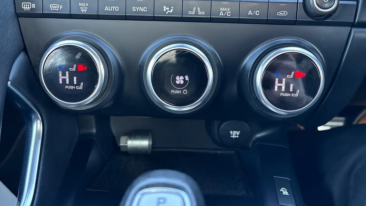 2018-jaguar-e-pace-20-i4-se-300ps-ss-big-27