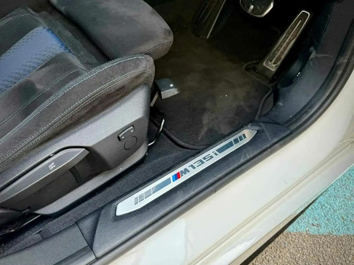 2021-bmw-1-series-20-m135i-xdrive-big-27