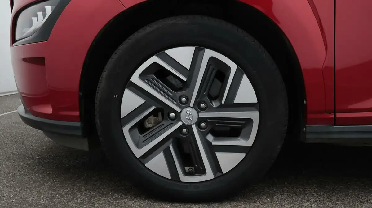 2021-hyundai-kona-e-ultimate-big-18