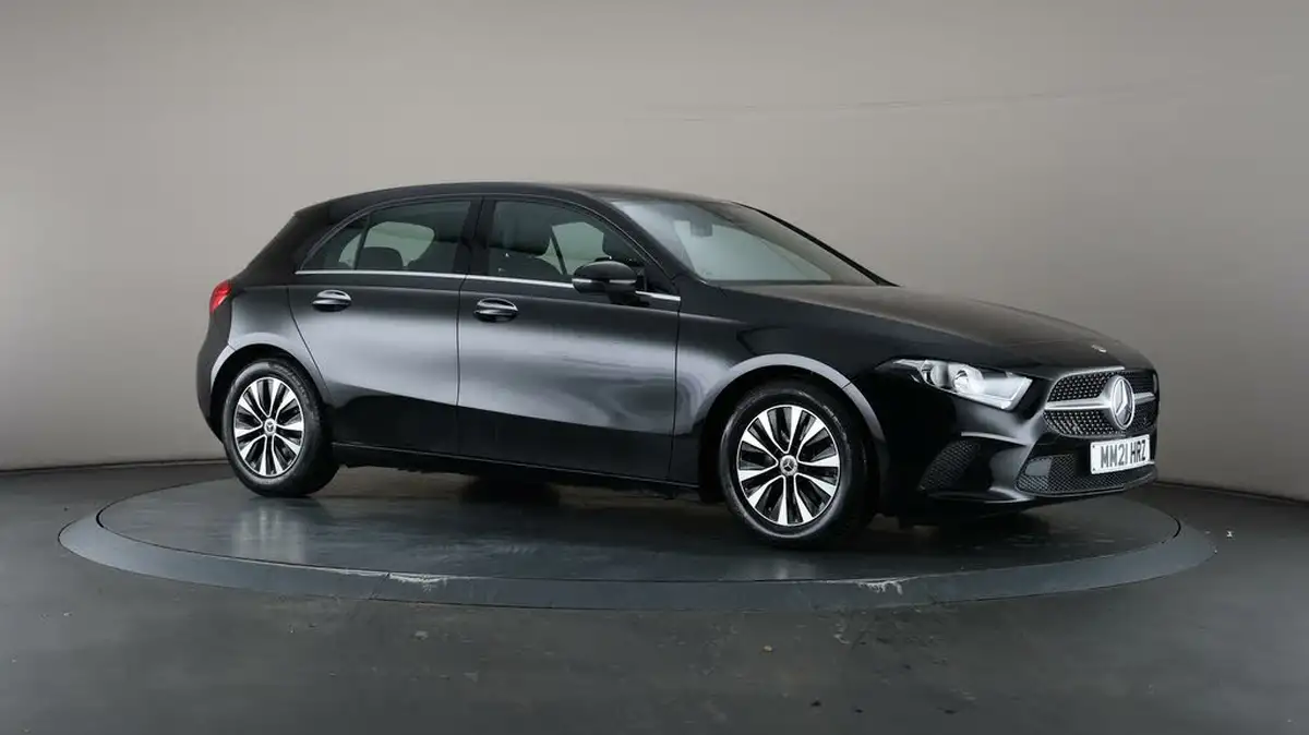 2021-mercedes-benz-a-class-13-a180-se-7g-dct-big-48