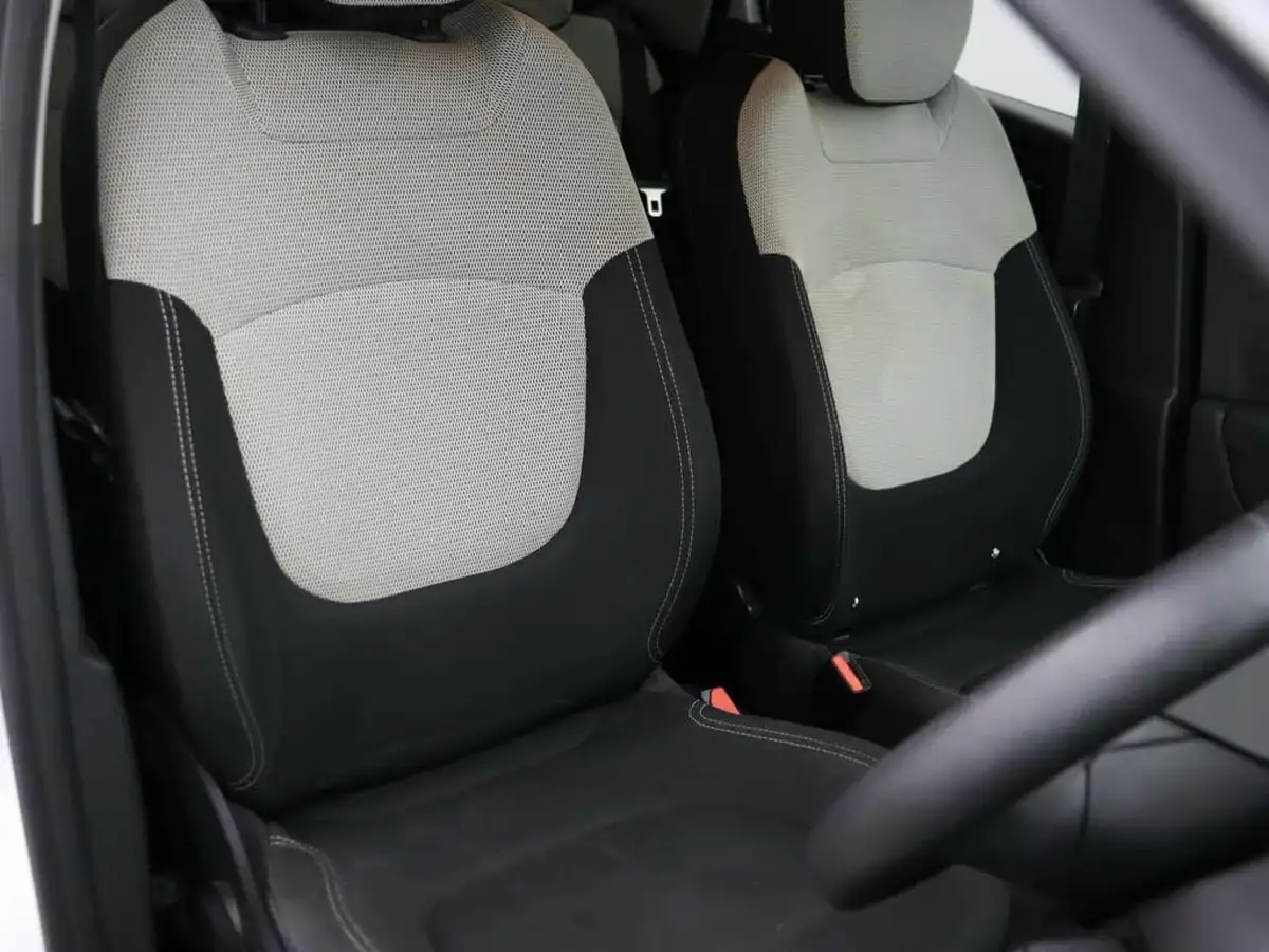 2019-renault-captur-09-tce-iconic-big-6