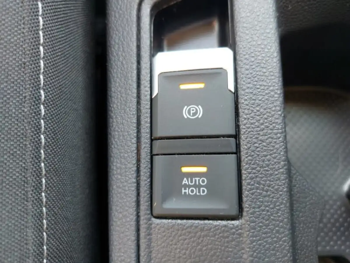 2019-volkswagen-t-roc-10-tsi-se-big-18