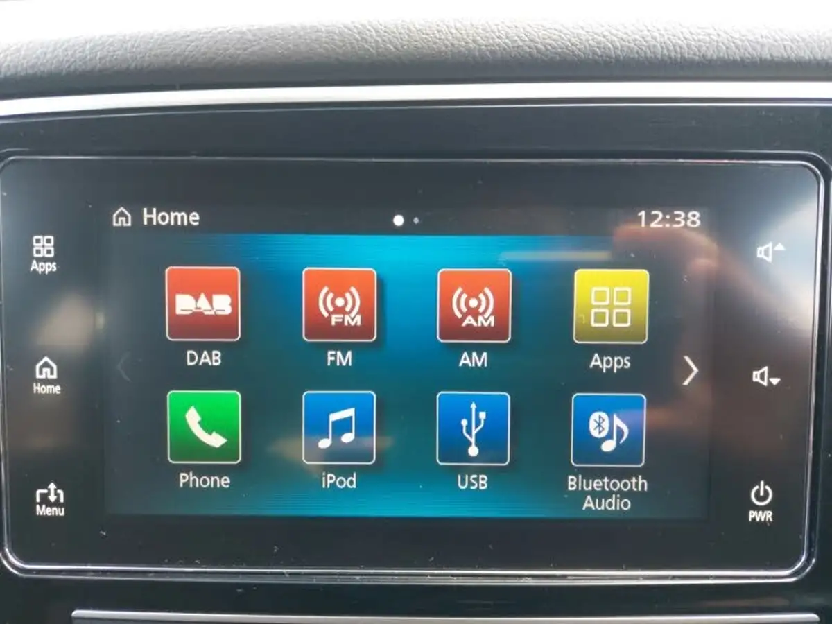2019-mitsubishi-outlander-20-juro-7st-big-10