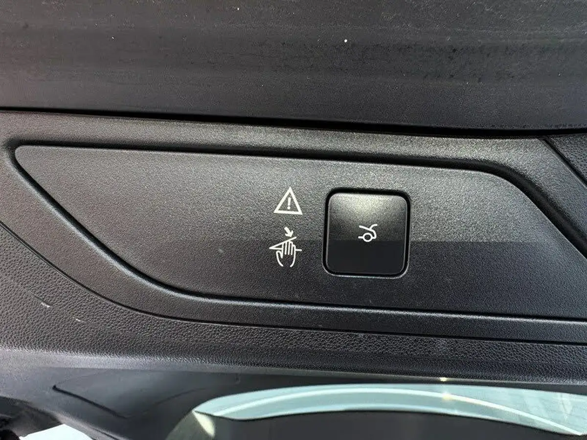 2022-citroen-grand-c4-spacetourer-12-puretech-shine-eat8-big-21