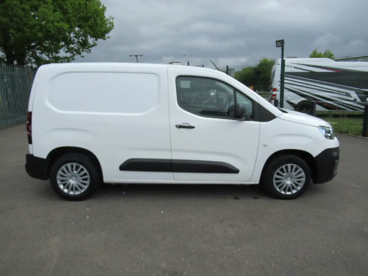 2020-citroen-berlingo-15bluehdi-650-enterprise-ss-big-12