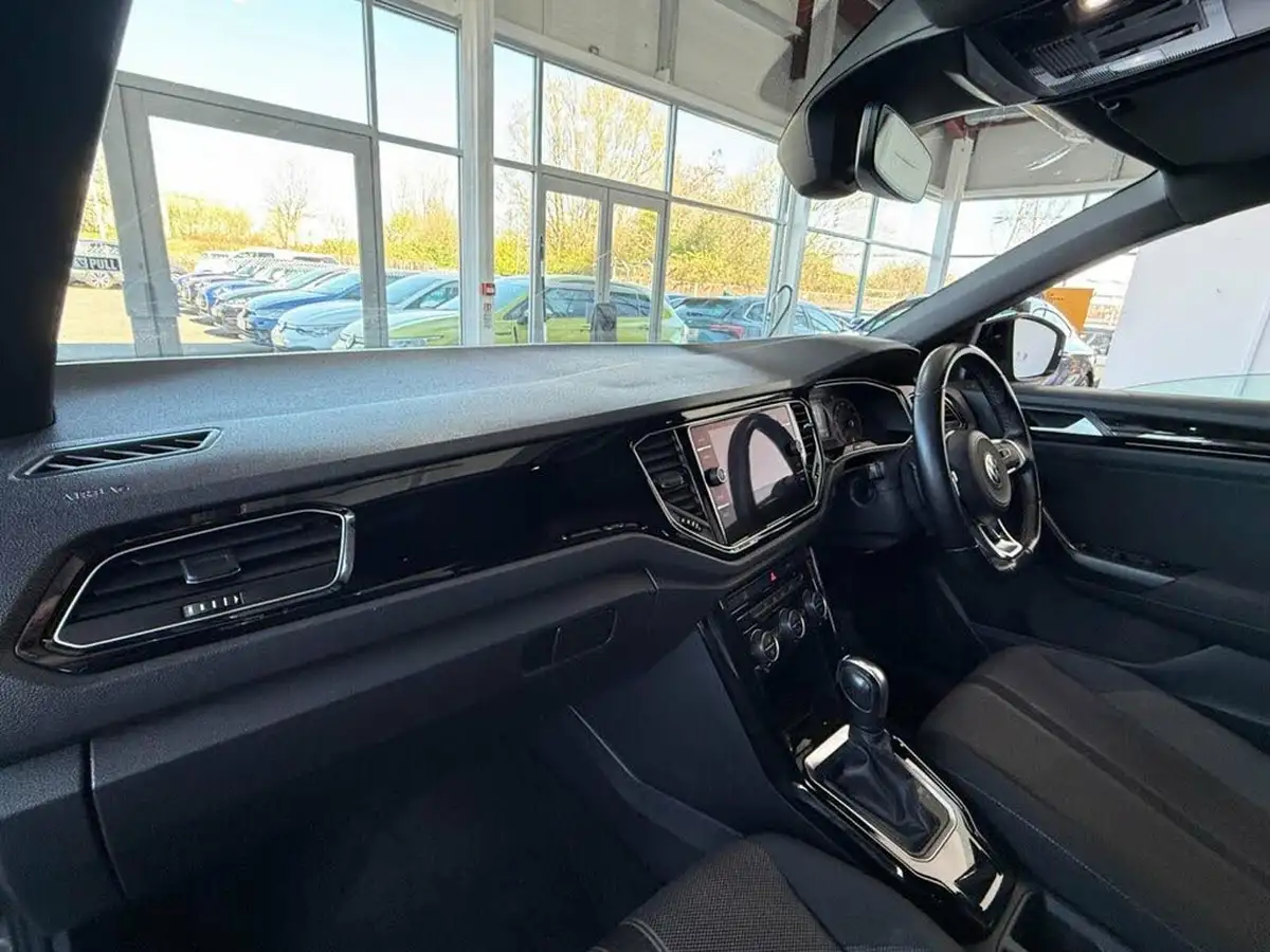 2021-volkswagen-t-roc-15-tsi-black-edition-dsg-big-12