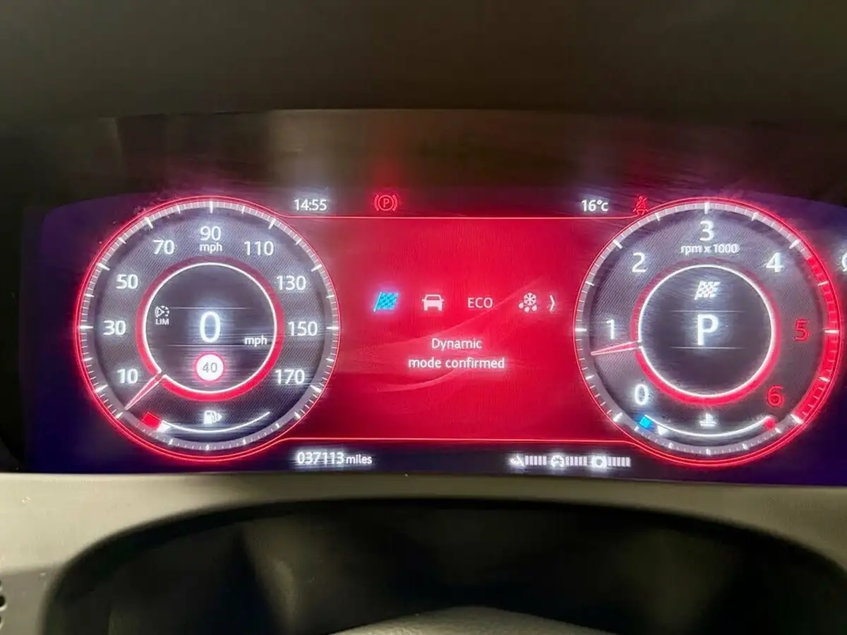 2019-jaguar-f-pace-20-i4d-chequered-flag-180ps-big-30