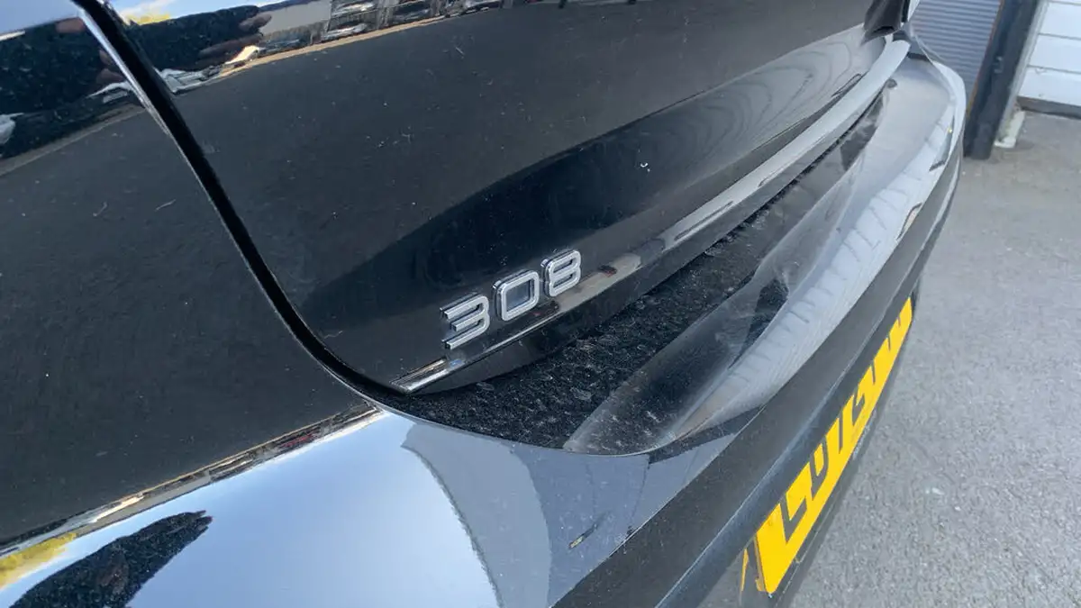 2022-peugeot-308-12-puretech-allure-premium-eat8-big-43