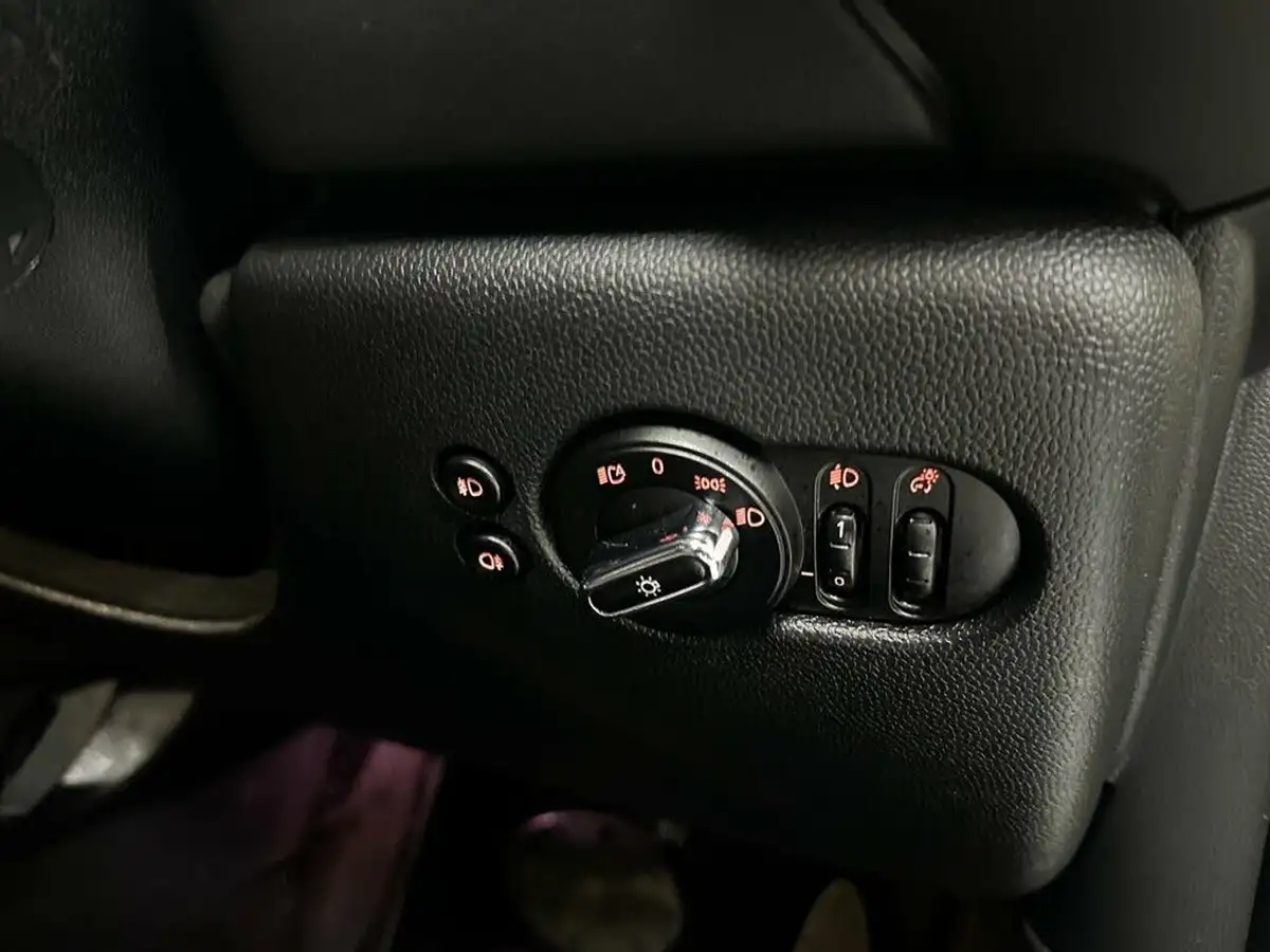 2019-mini-cooper-15-cooper-classic-hatchback-5d-auto-big-30