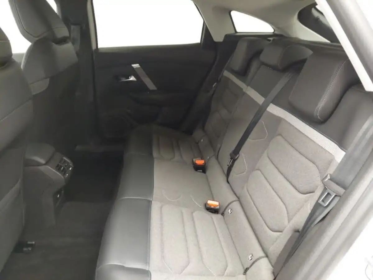 2021-citroen-c4-12-puretech-sense-plus-eat8-big-5