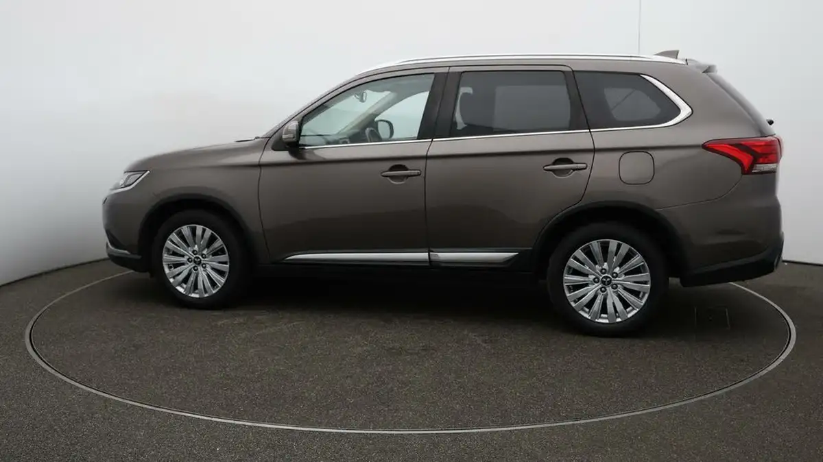 2019-mitsubishi-outlander-20-exceed-big-50