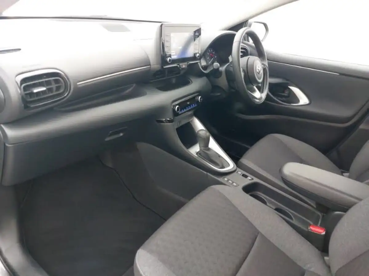 2022-toyota-yaris-15-vvt-i-icon-big-4