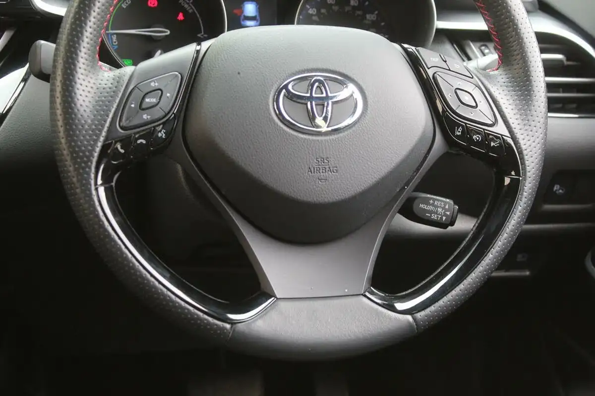 2022-toyota-c-hr-18-vvt-i-gr-sport-big-19