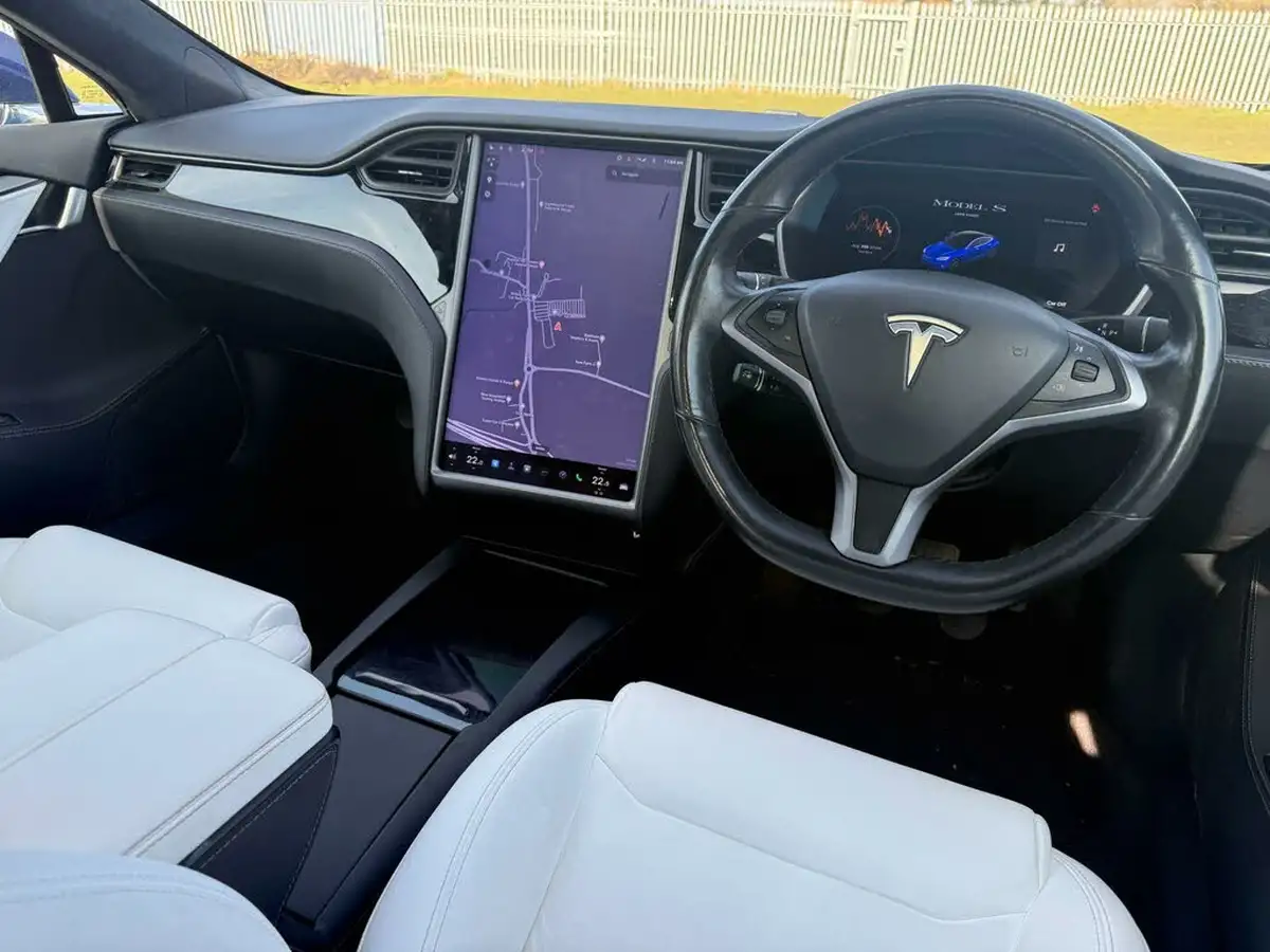 2020-tesla-model-s-e-long-range-big-15