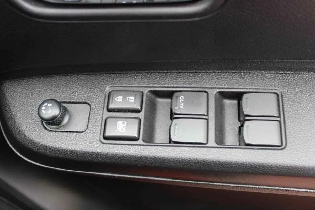 2022-suzuki-ignis-12-dualjet-sz5-big-25