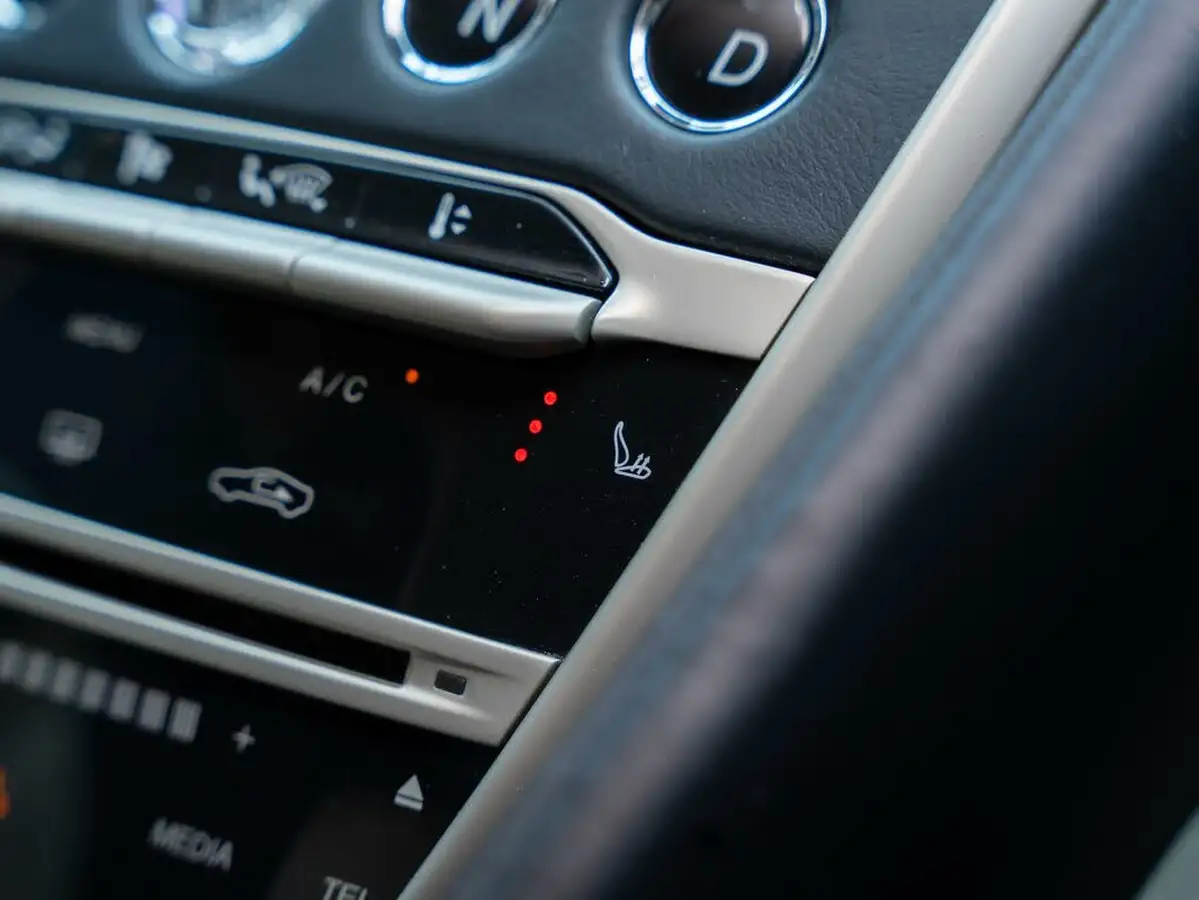2016-aston-martin-db11-52-v12-launch-edition-big-15