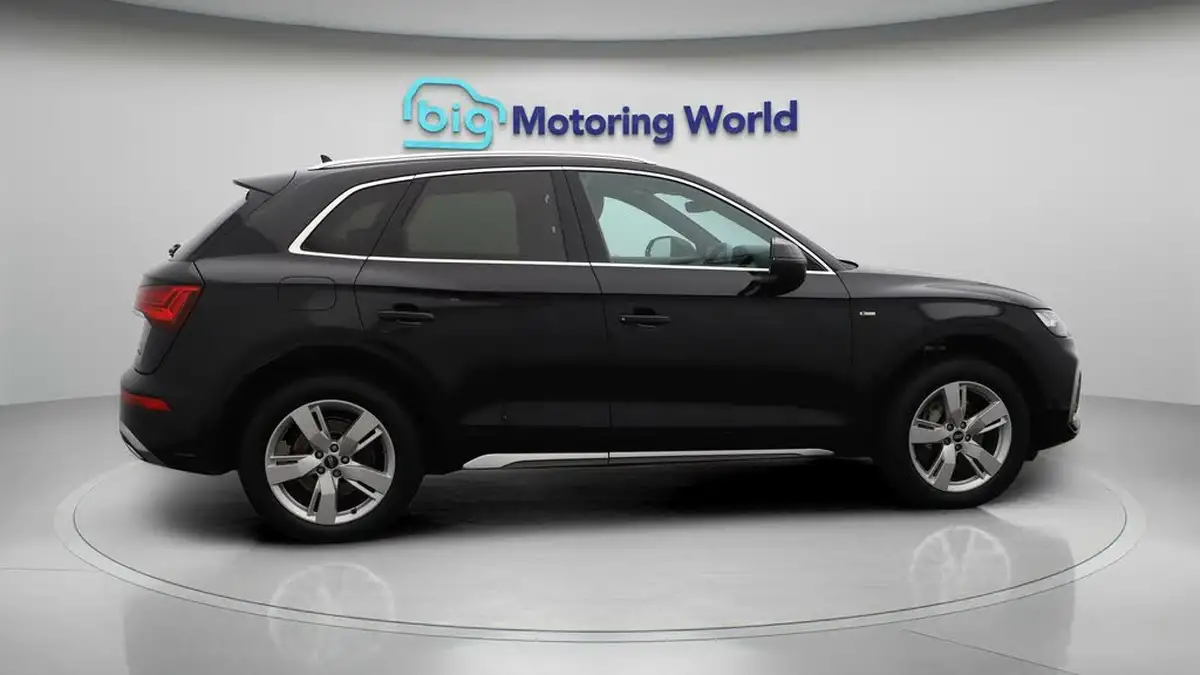 2022-audi-q5-20-50-tfsi-e-s-line-station-wagon-big-8