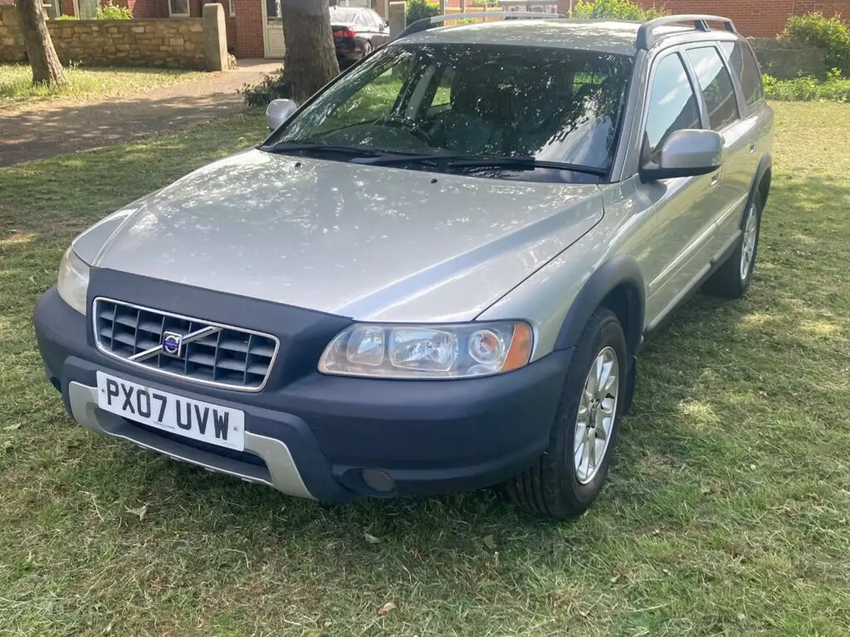 2007-volvo-xc70-24td-d5-se-185-bhp-big-0