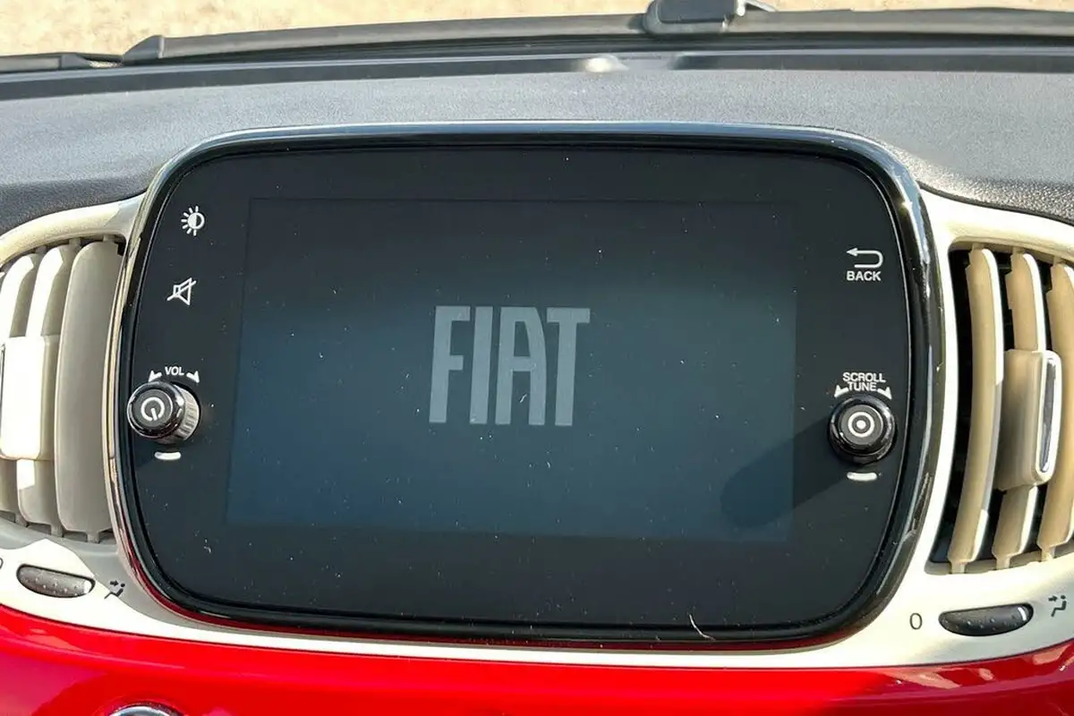 2022-fiat-500-10-dolcevita-big-20