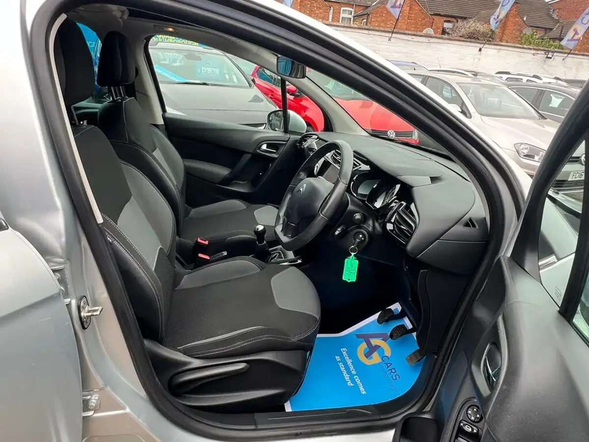 2011-citroen-c3-14-connexion-big-45