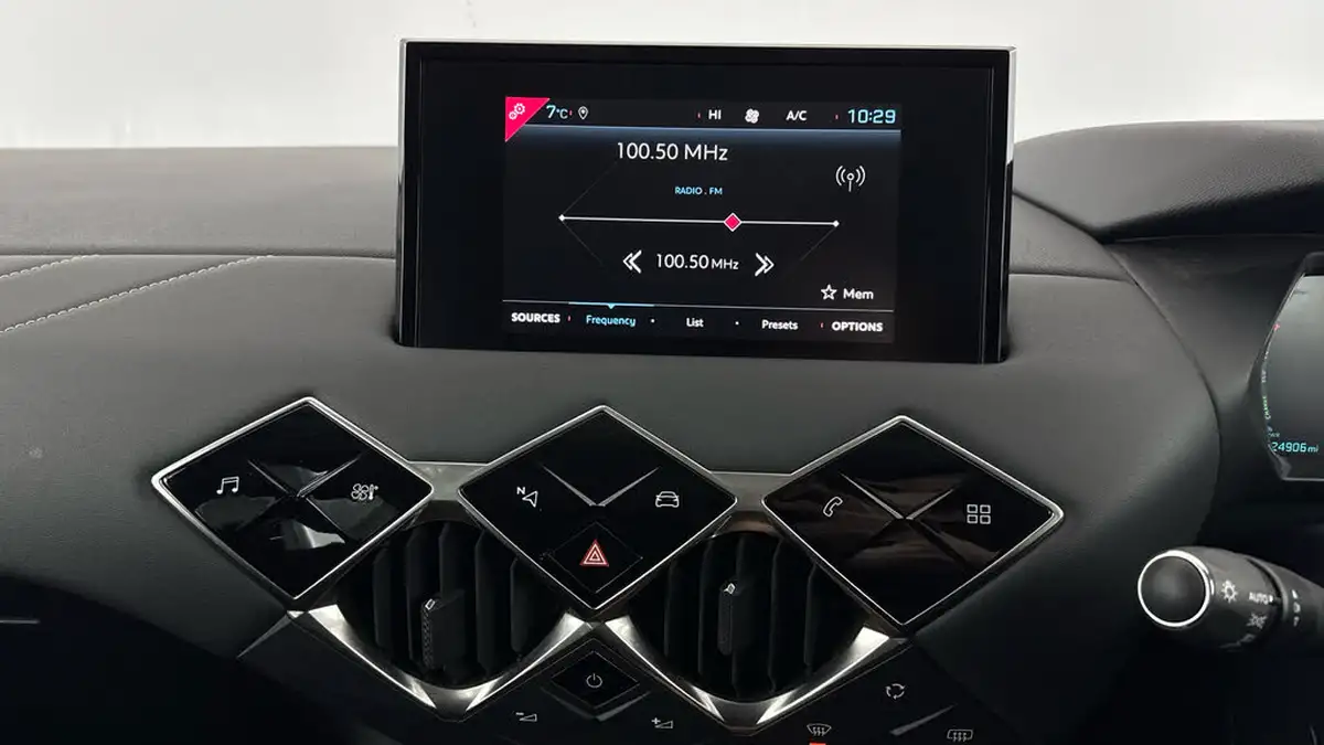 2021-ds-ds-3-crossback-e-tense-prestige-big-15