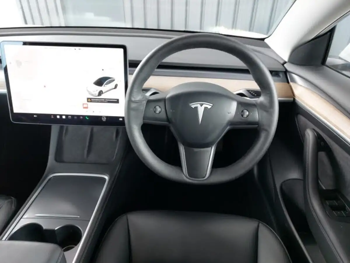 2021-tesla-model-3-e-long-range-awd-big-6