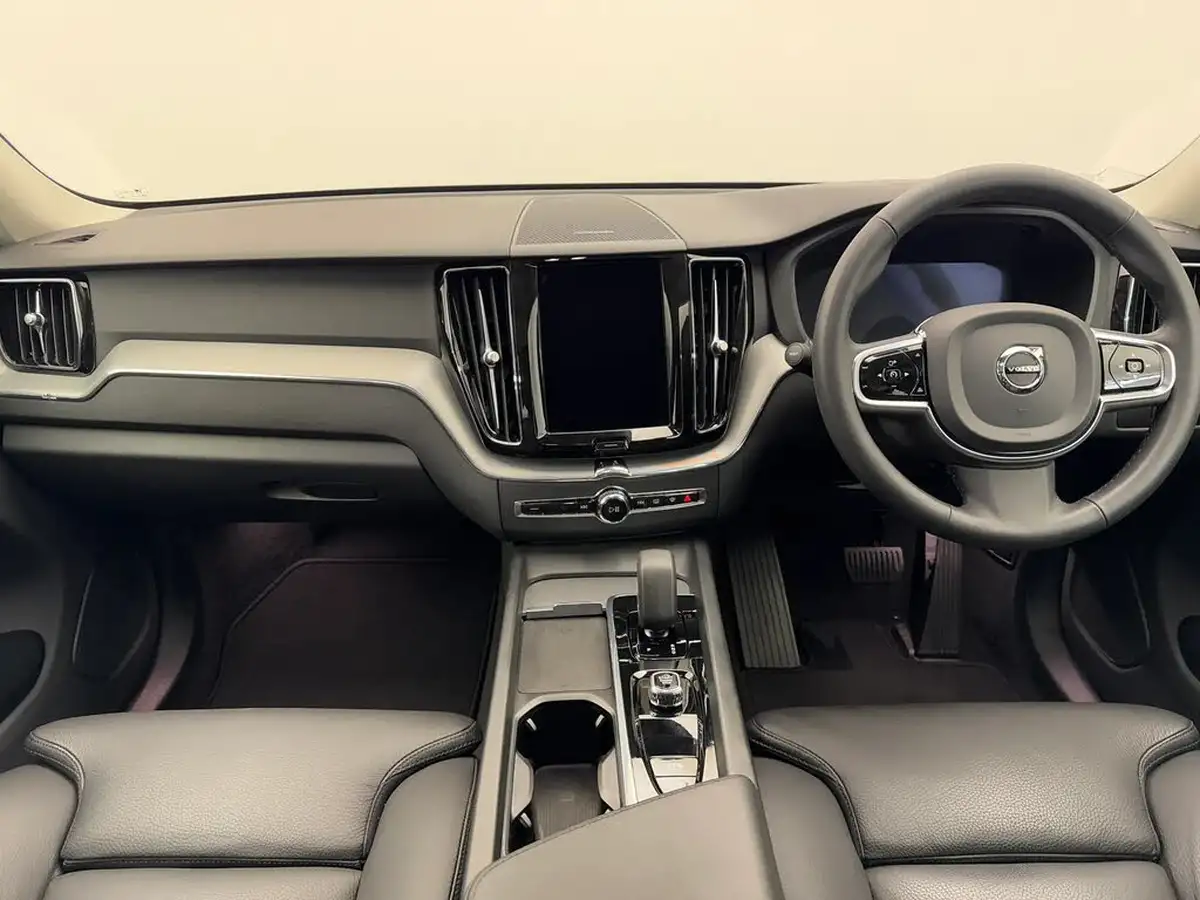 2023-volvo-xc60-20-b5-plus-big-13