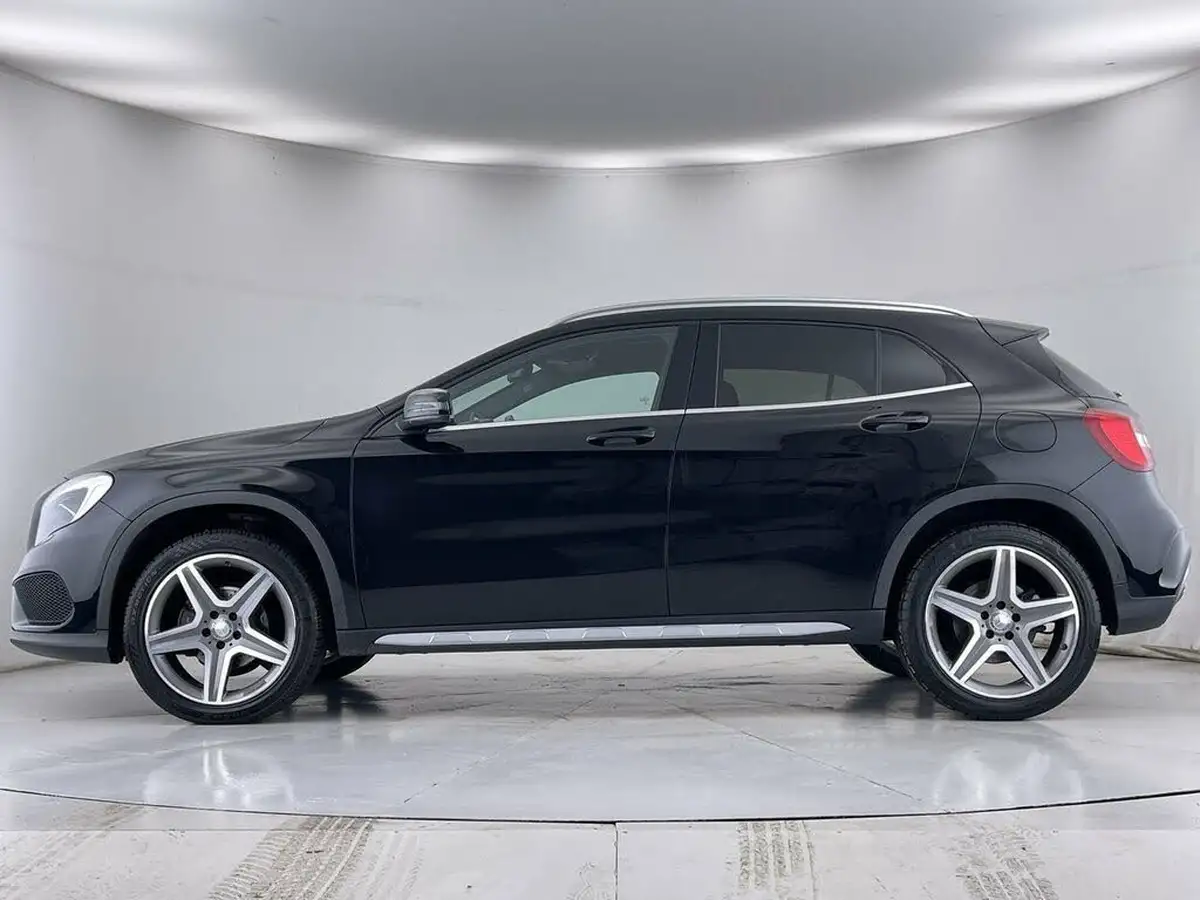 2016-mercedes-benz-gla-class-21d-gla-200d-amg-line-ss-big-15