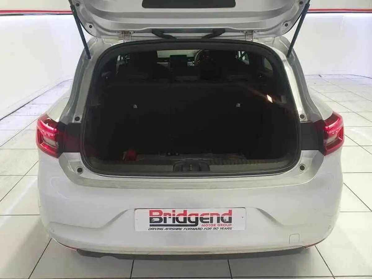 2020-renault-clio-10-sce-iconic-75bhp-big-6