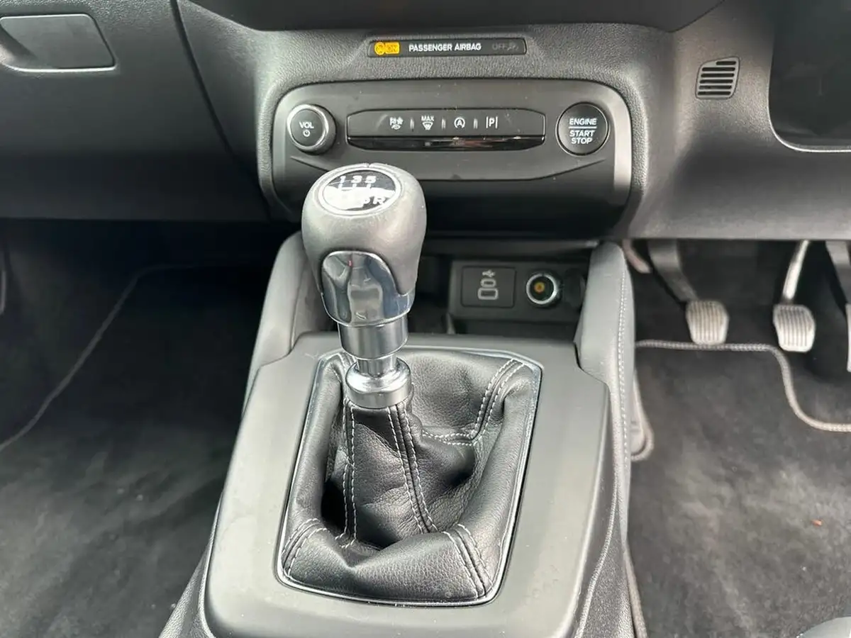 2024-ford-focus-10t-titanium-x-125ps-hatchback-big-21