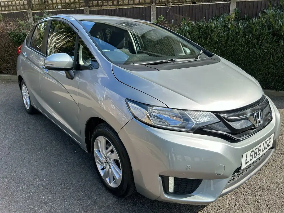 2016-honda-jazz-13-i-vtec-se-cvt-big-8