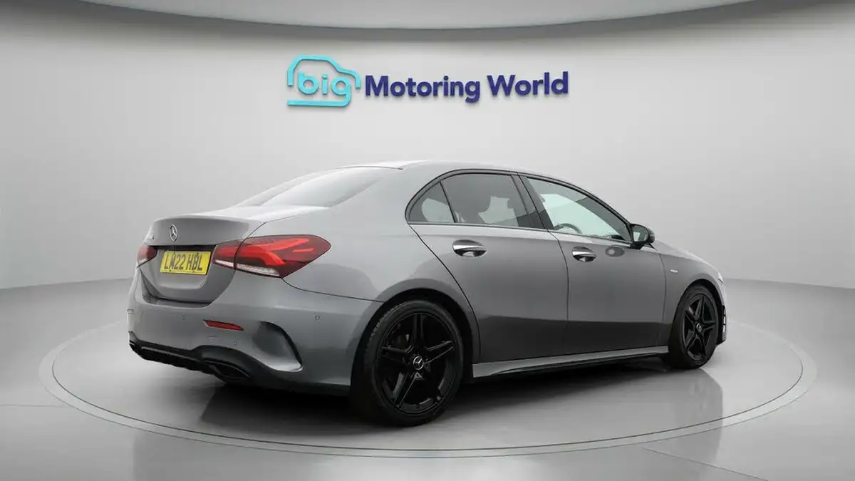 2022-mercedes-benz-a-class-13-a180-amg-line-premium-edition-saloon-4d-7g-dct-big-6