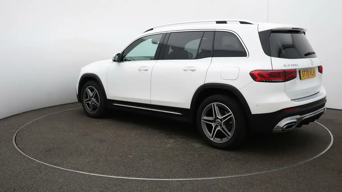 2020-mercedes-benz-glb-class-20d-glb220d-amg-line-premium-5-big-67
