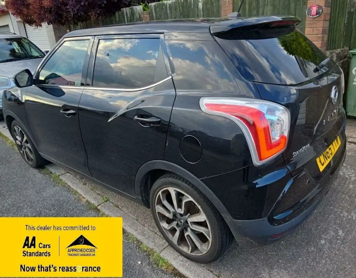 2015-kgm-ssangyong-tivoli-16-elx-auto-big-2
