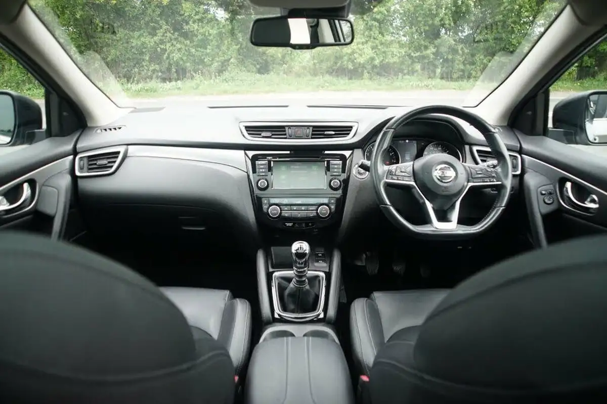 2019-nissan-qashqai-13-dig-t-tekna-140ps-big-2