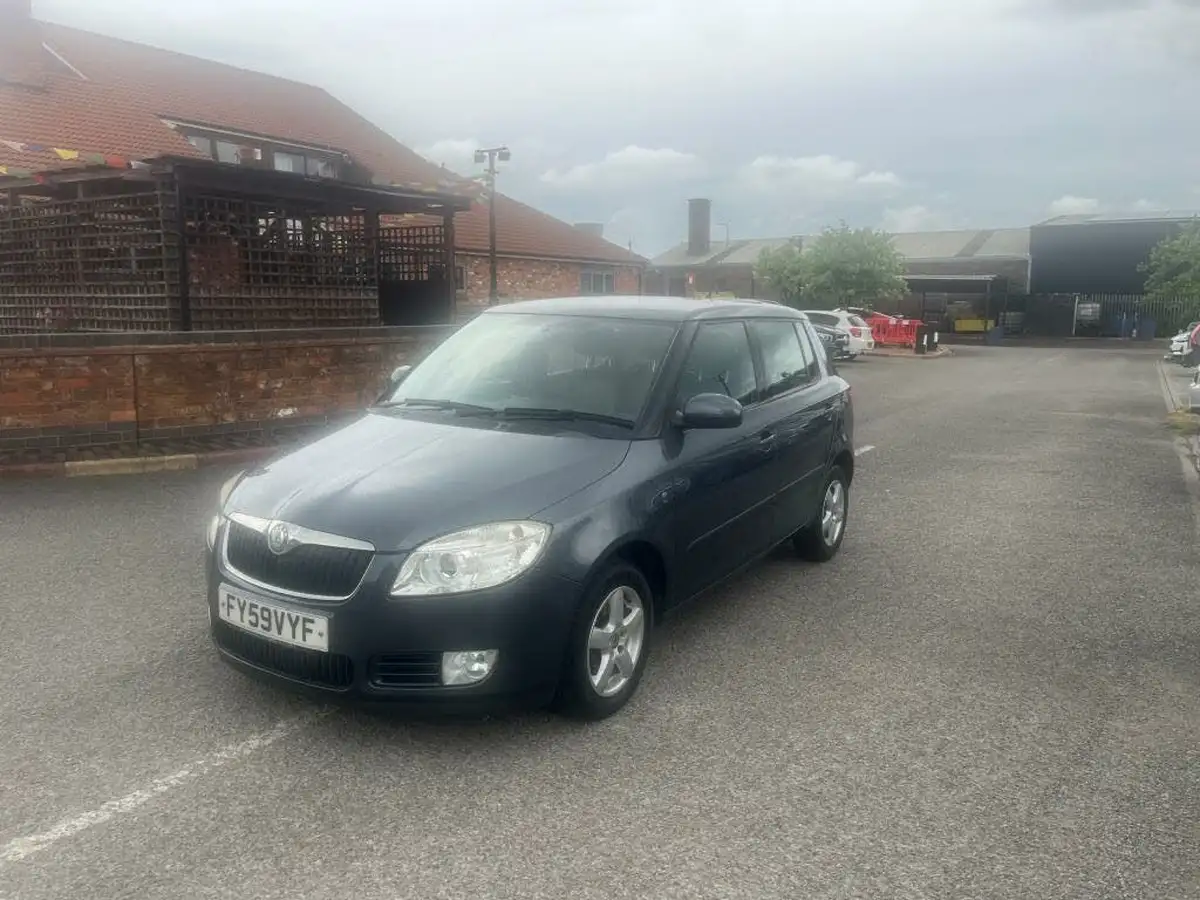 2009-skoda-fabia-14td-greenline-hatchback-big-3