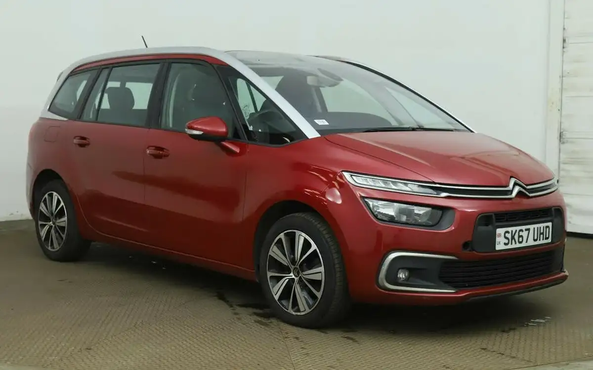 2017-citroen-grand-c4-picasso-16bluehdi-feel-big-2