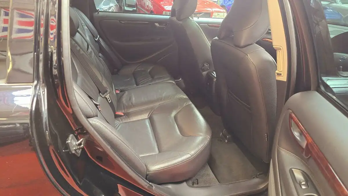 2007-volvo-v70-big-14