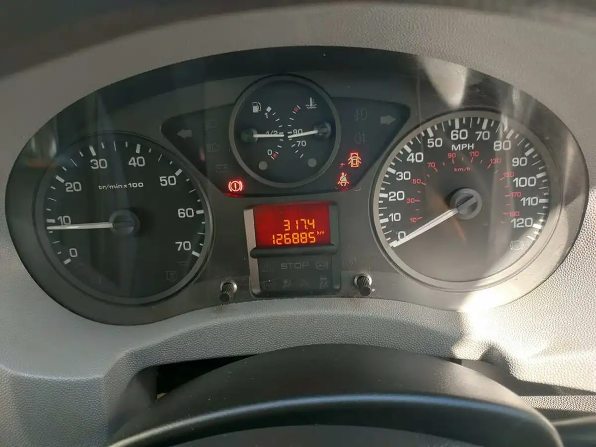 2011-peugeot-expert-tepee-16td-tepee-comfort-l2-big-20