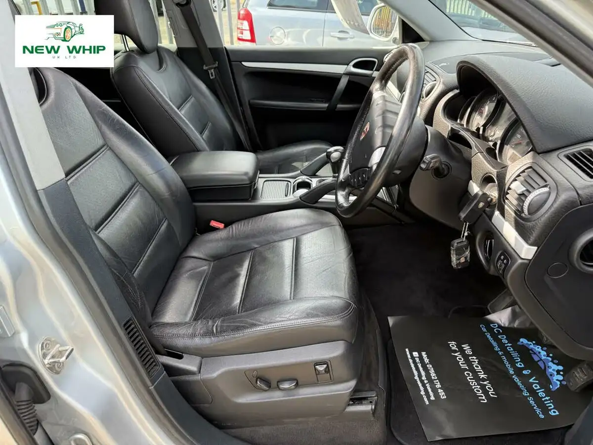 2004-porsche-cayenne-32-big-37