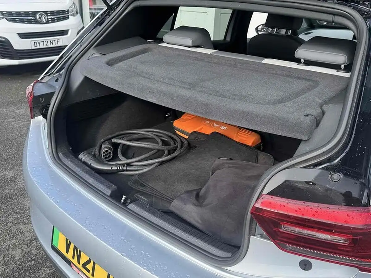 2021-volkswagen-id3-e-tour-big-19